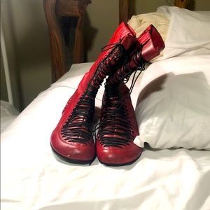 Mix Mooz Red zip up flat boots